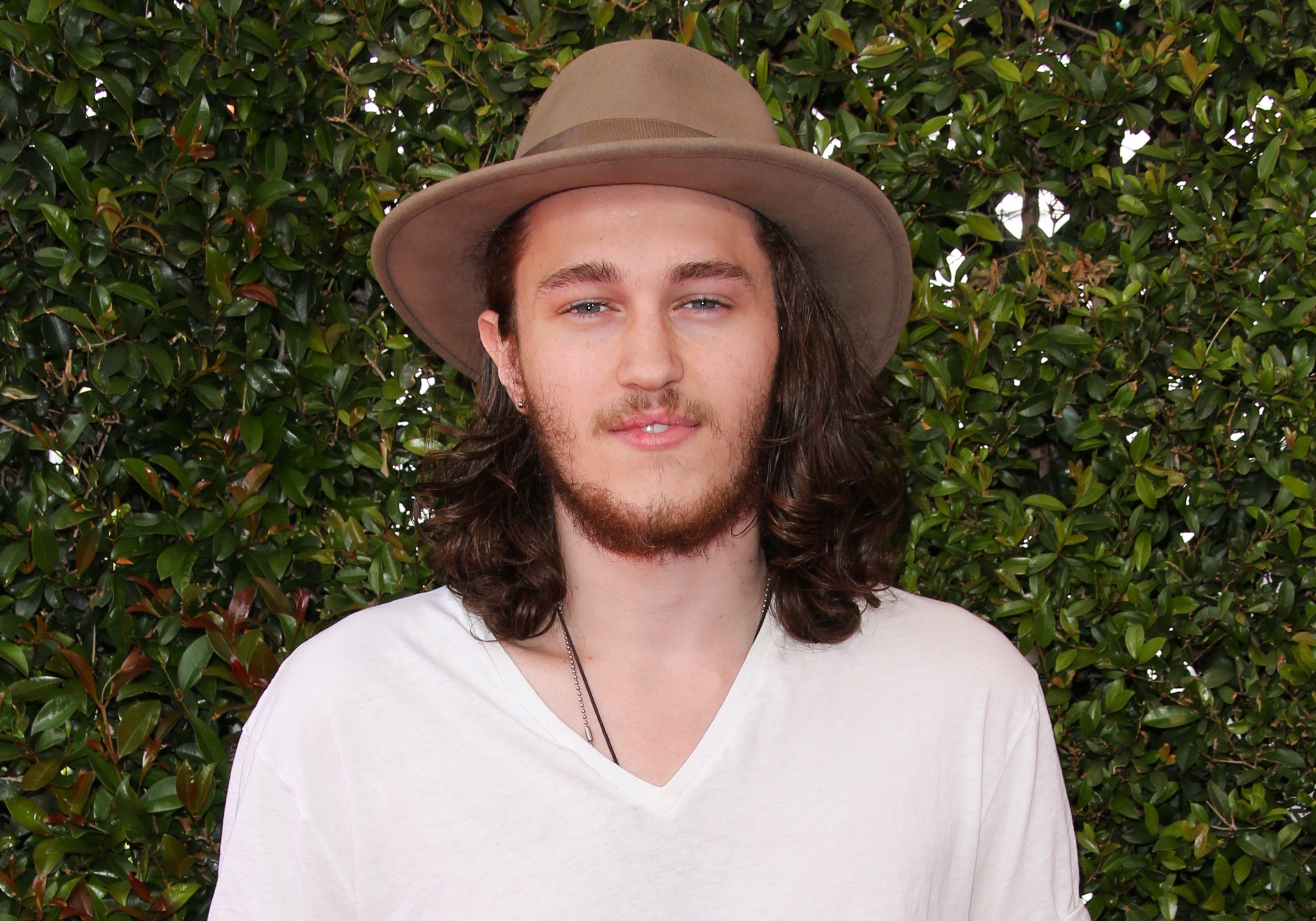 Miley Cyrus len chuc di anh 1