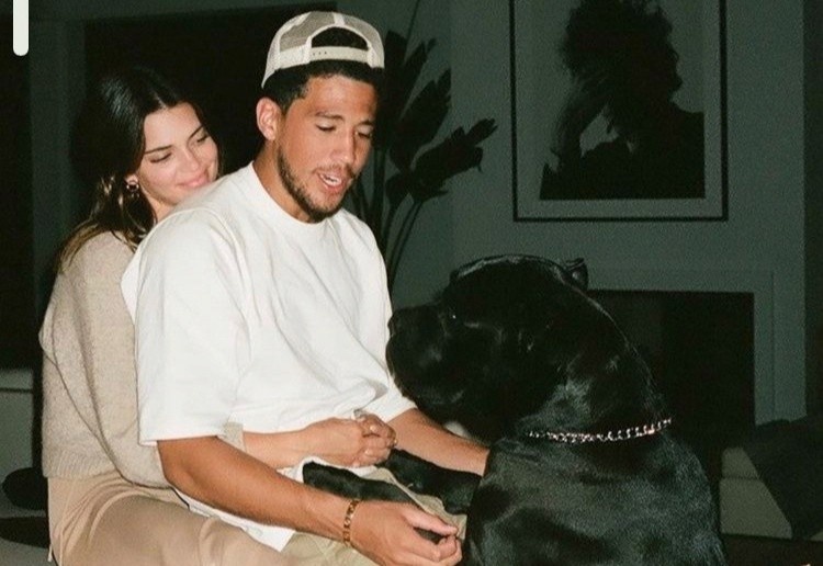 Kendall Jenner ky niem mot nam yeu cau thu bong ro hinh anh