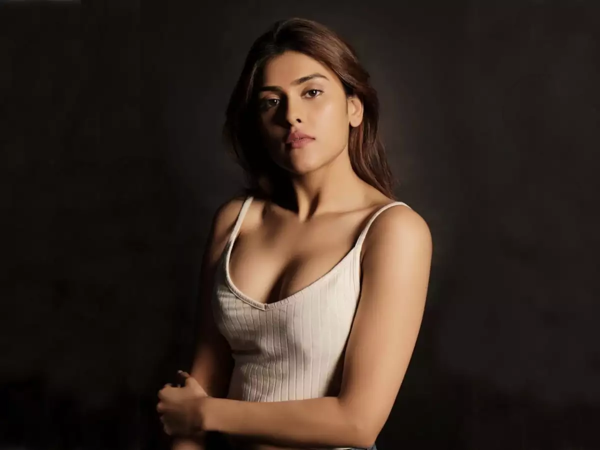 Nu dien vien An Do bi bat vi tang tru ma tuy anh 1