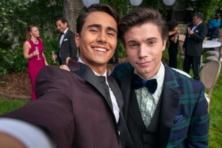 Nam dien vien bi doa giet vi dong vai dong tinh hinh anh