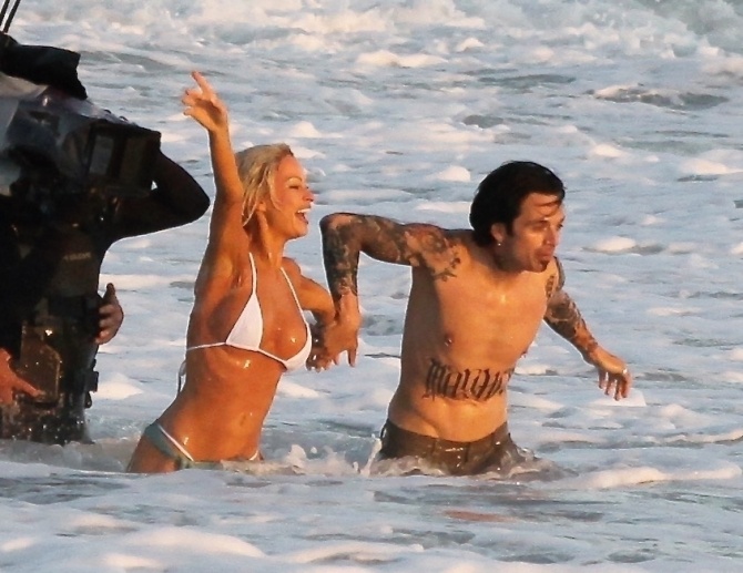 Lily James mang nguc gia anh 1