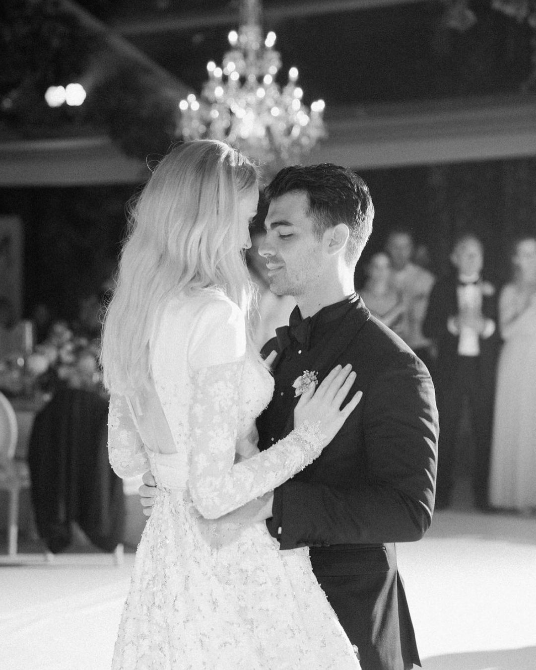 Joe Jonas Sophie Turner kỷ niệm hai năm cưới ảnh 4 Joe Jonas Sophie Turner ky niem hai nam cuoi anh 4