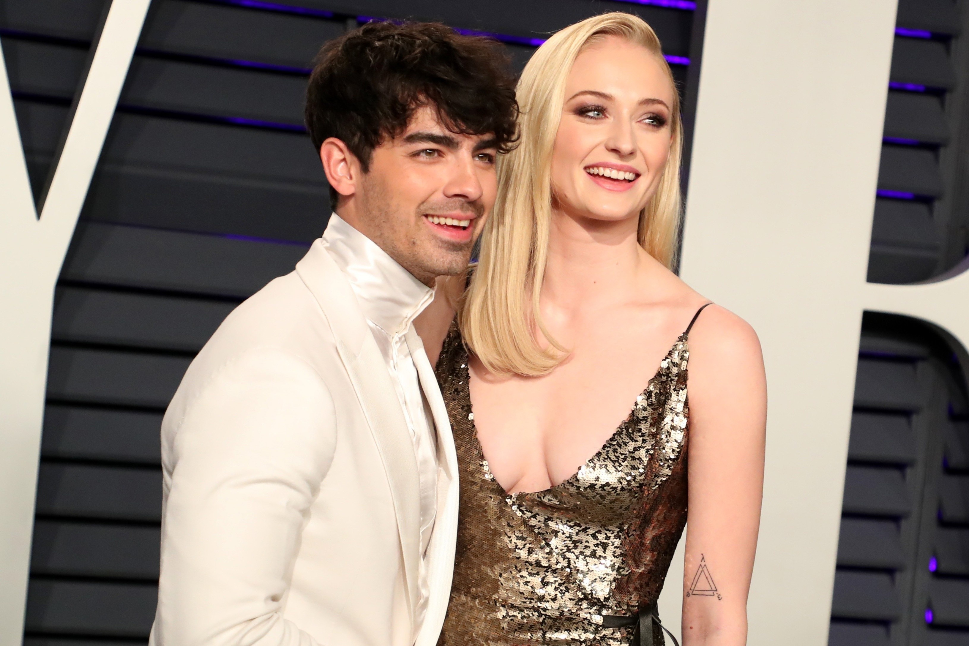 Vo chong Joe Jonas - Sophie Turner ky niem hai nam cuoi hinh anh