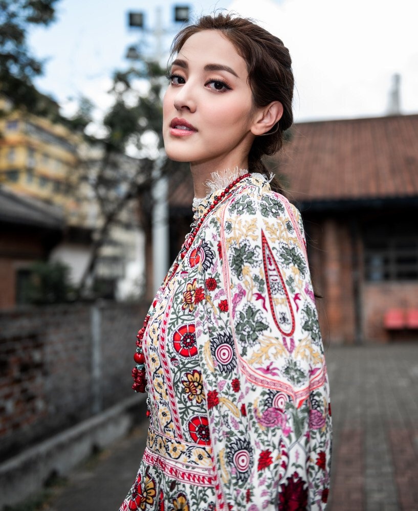 hoa hau hong kong tran khai lam anh 4