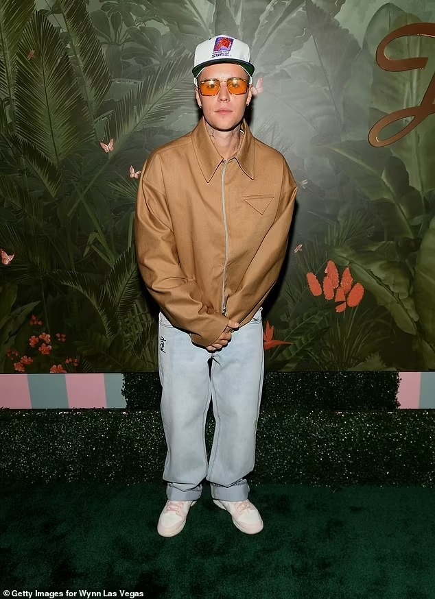 justin bieber chạm mặt tình cũ ảnh 1 justin bieber cham mat tinh cu anh 1