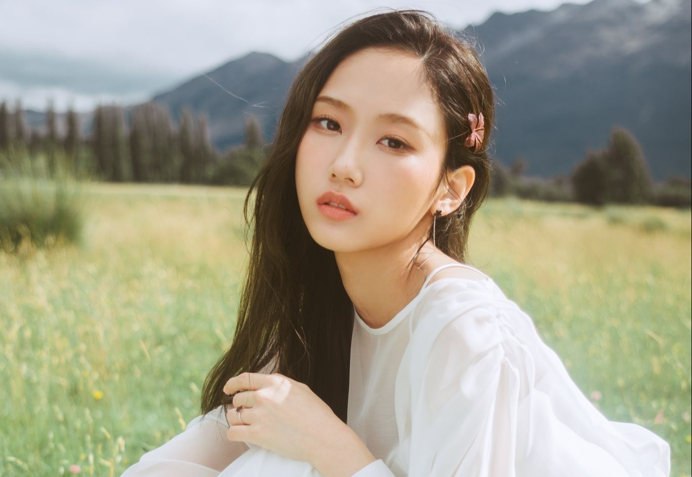 Nghe danh co mot khong hai cua nu ca si Kpop hinh anh