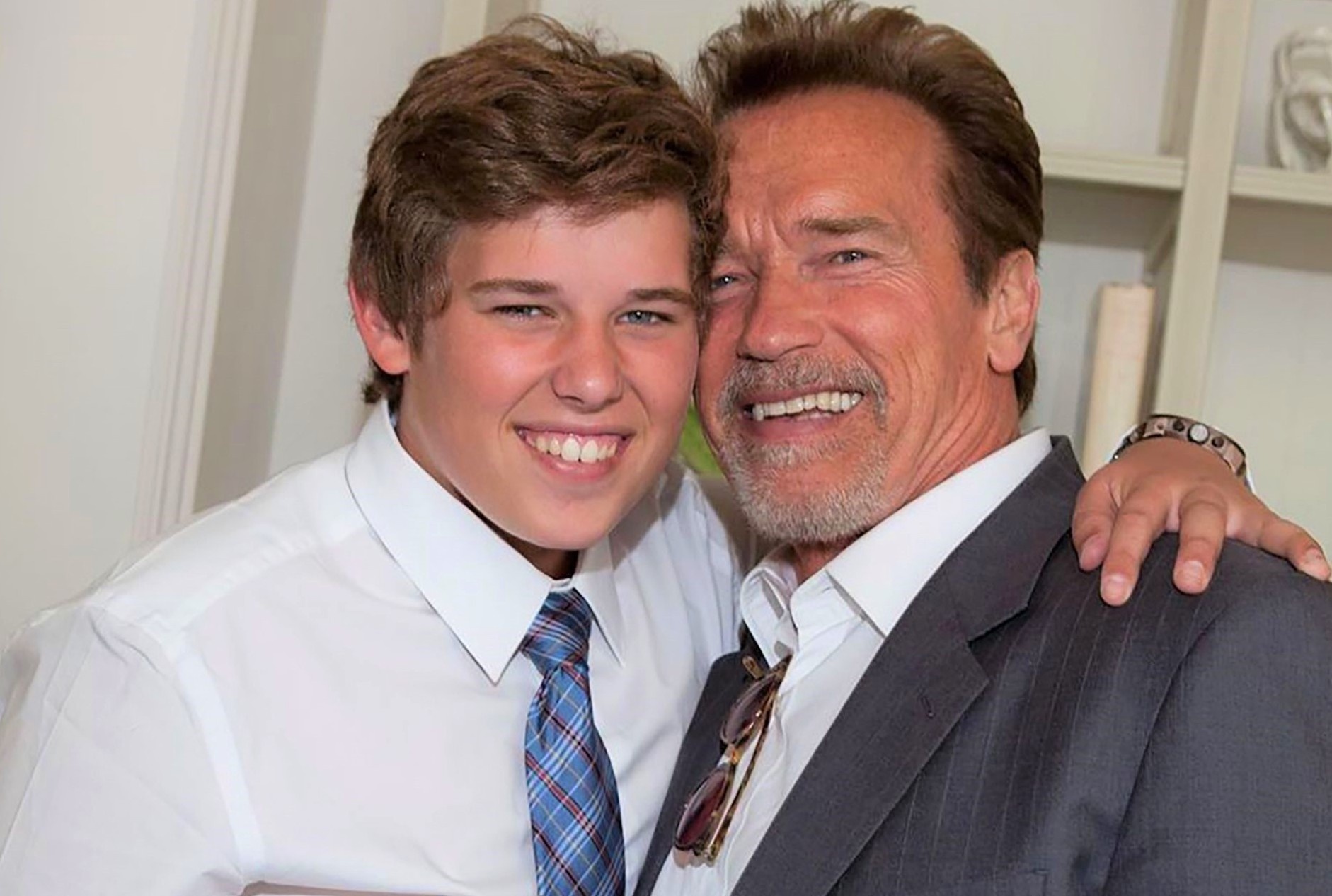 Con trai Arnold Schwarzenegger tung nang 105 kg hinh anh