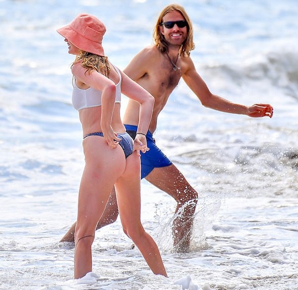 vóc dáng elsa hosk sau khi sinh con ảnh 2 voc dang elsa hosk sau khi sinh con anh 2