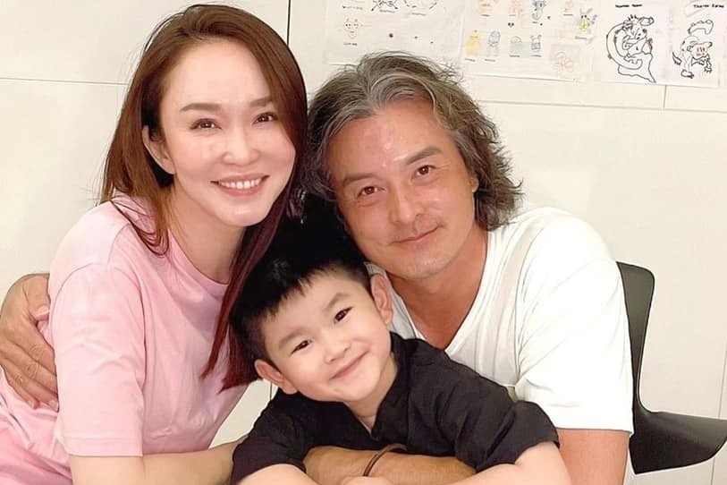 Ly Minh Thuan mung tuoi 50 ben vo con hinh anh