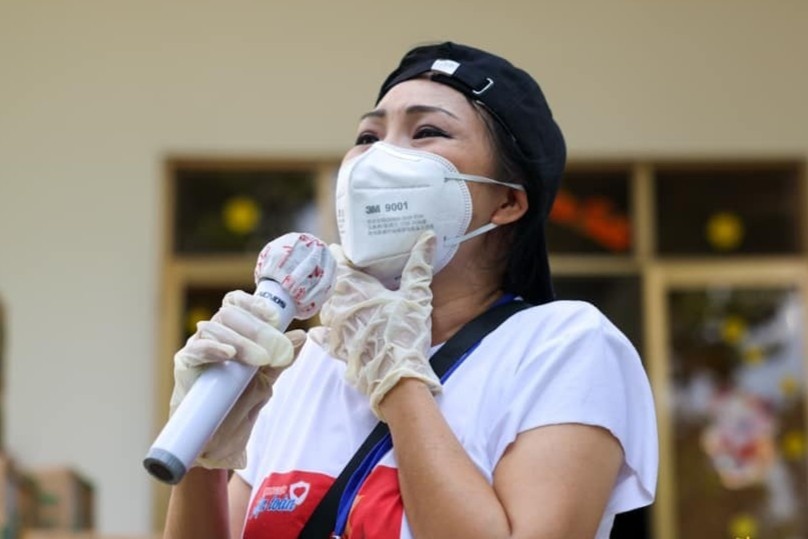 Phuong Thanh, Quoc Dai hat co vu o benh vien da chien hinh anh