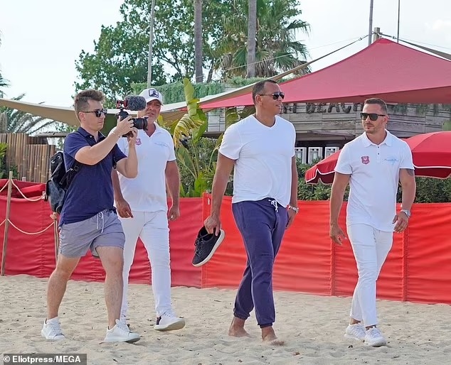 jennifer lopez suýt chạm mặt tình cũ ảnh 2 jennifer lopez suyt cham mat tinh cu anh 2