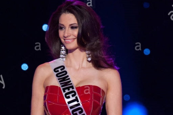 Hoa hau nguoi My bi chong to la gai goi hinh anh