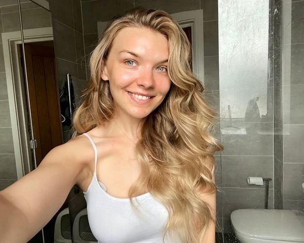 mat moc cua thi sinh hoa hau Anh anh 1