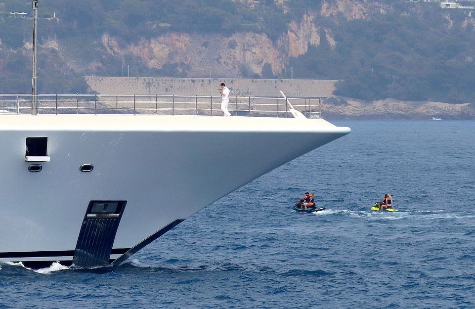 bạn trai cũ tiếp cận jennifer lopez ảnh 1 ban trai cu tiep can jennifer lopez anh 1