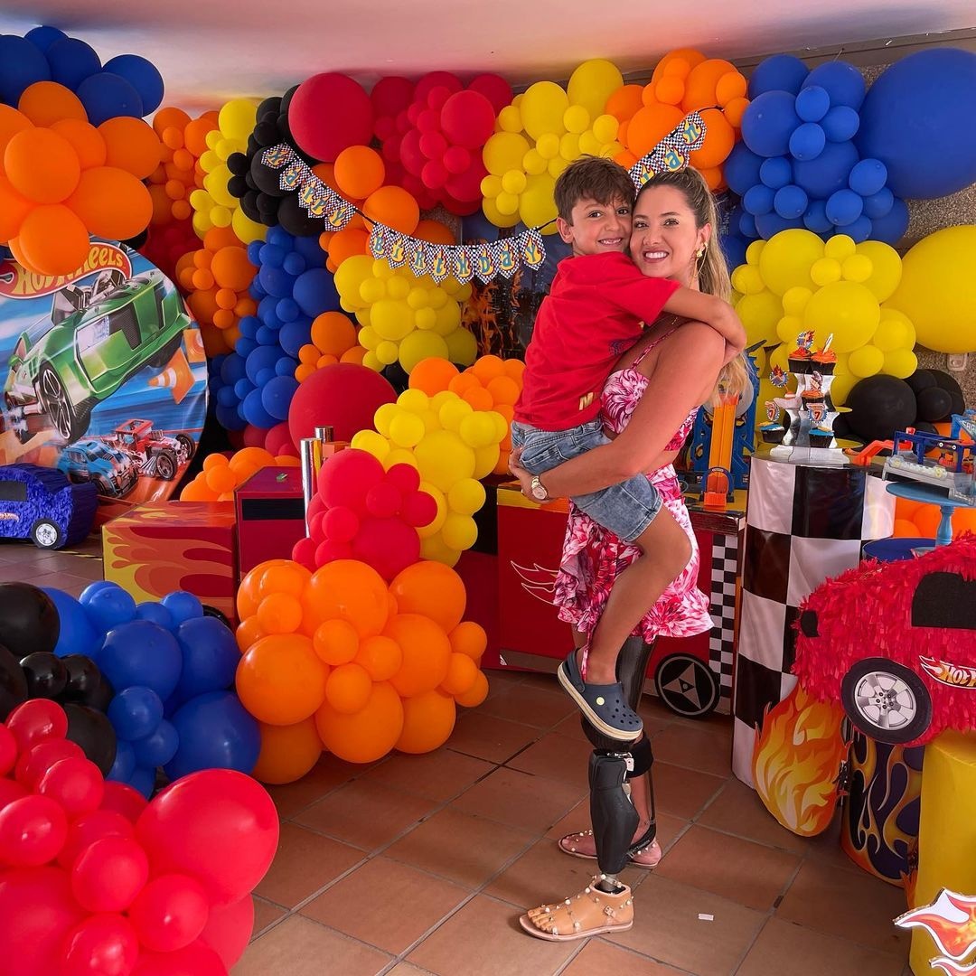 hoa hau colombia phau thuat cua chan anh 1