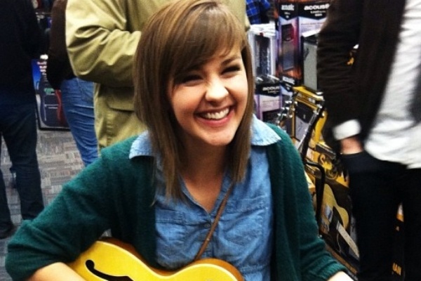 Nghi luc cua nu ca si chi con 2% co hoi song hinh anh