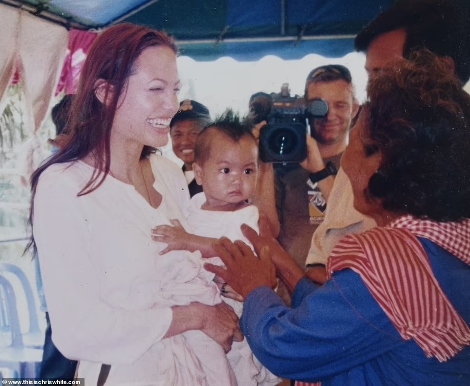 lý do angelina jolie nhận nuôi maddox ảnh 4 ly do angelina jolie nhan nuoi maddox anh 4