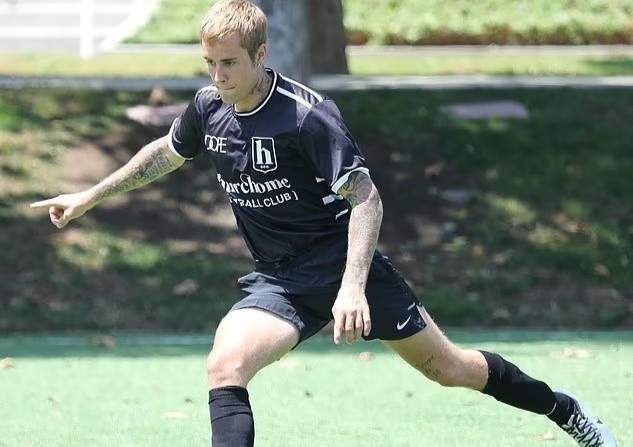 Dam me bong da cua Justin Bieber hinh anh