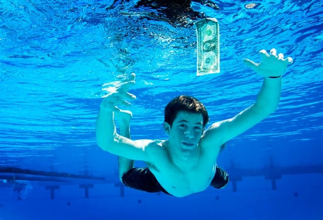 Ảnh bìa Nevermind bị cáo buộc là nội dung khiêu dâm trẻ em ảnh 2 Anh bia Nevermind bi cao buoc la noi dung khieu dam tre em anh 2