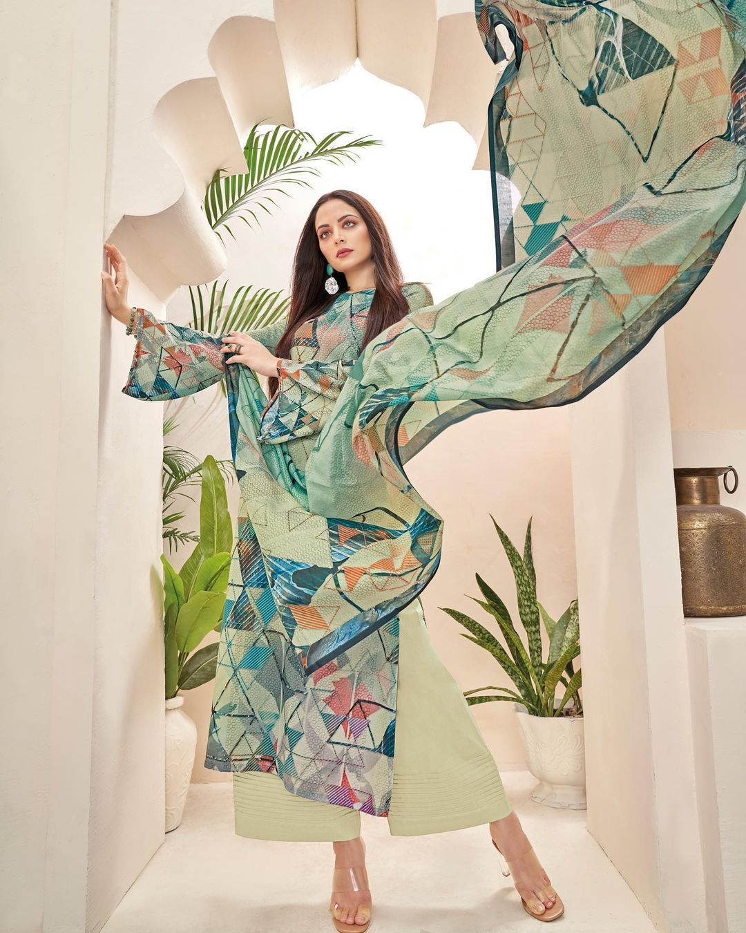 Diễn viên 26 tuổi đăng quang Hoa hậu Quốc tế Ấn Độ ảnh 9 Dien vien 26 tuoi dang quang Hoa hau Quoc te An Do anh 9