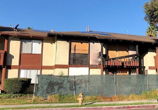 cuoc song ngheo kho cua anh trai angelina jolie anh 3