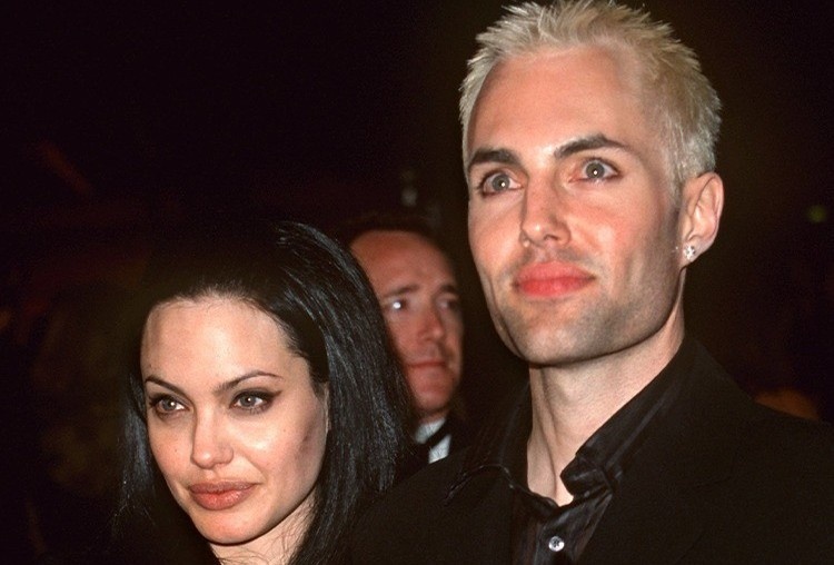 Canh ngheo kho cua anh trai Angelina Jolie, Cheryl hinh anh