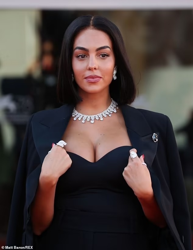 ban gai Ronaldo o Lien hoan phim Venice anh 4