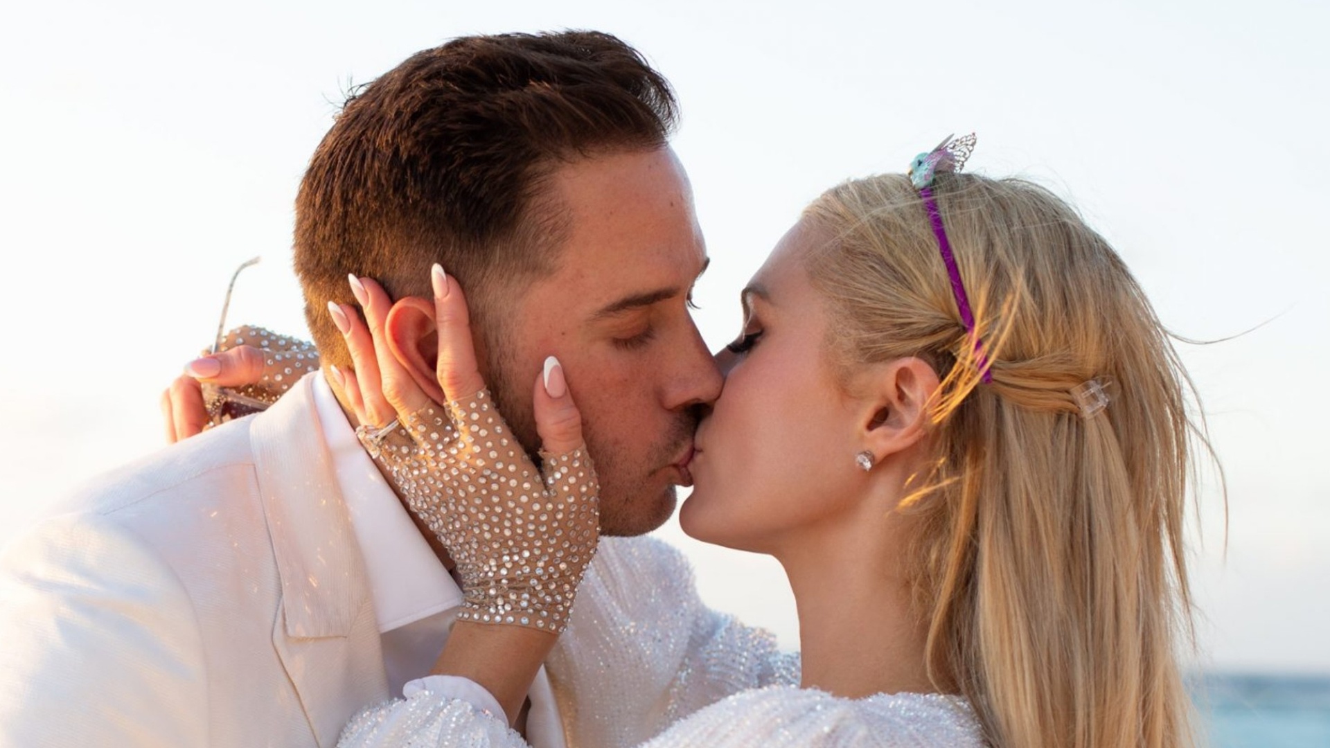 Paris Hilton va hon phu Carter Reum anh 12