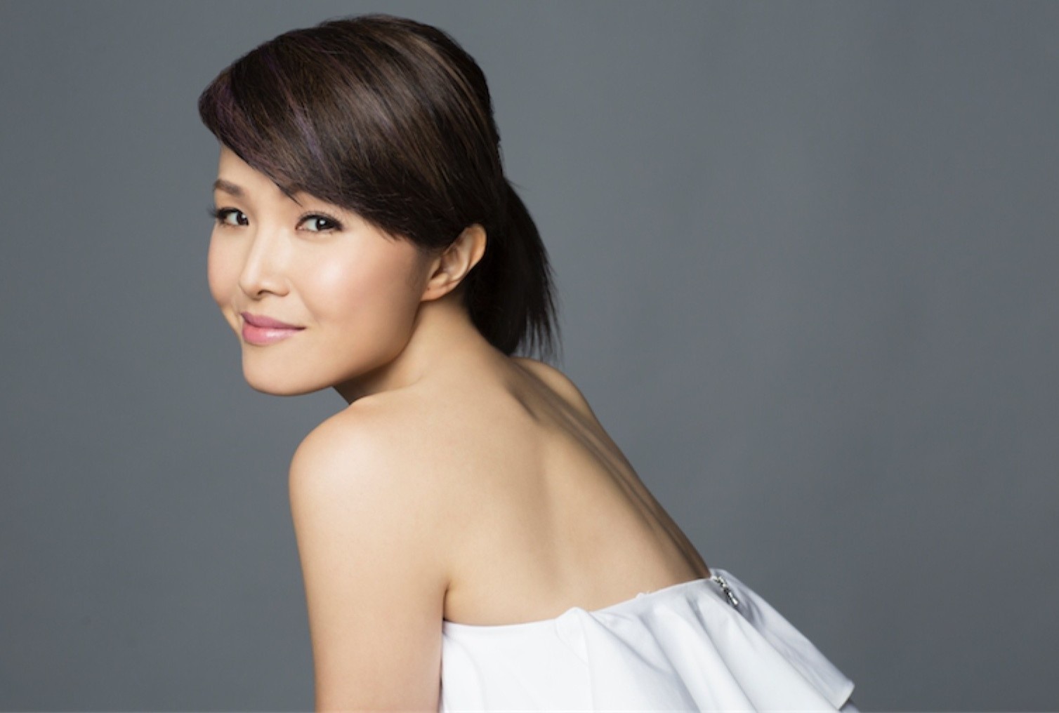 Em gai noi tieng cua Chan Tu Dan hinh anh