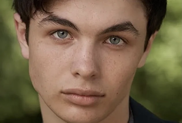 Nguyen nhan cai chet o tuoi 16 cua dien vien 'The Flash' hinh anh