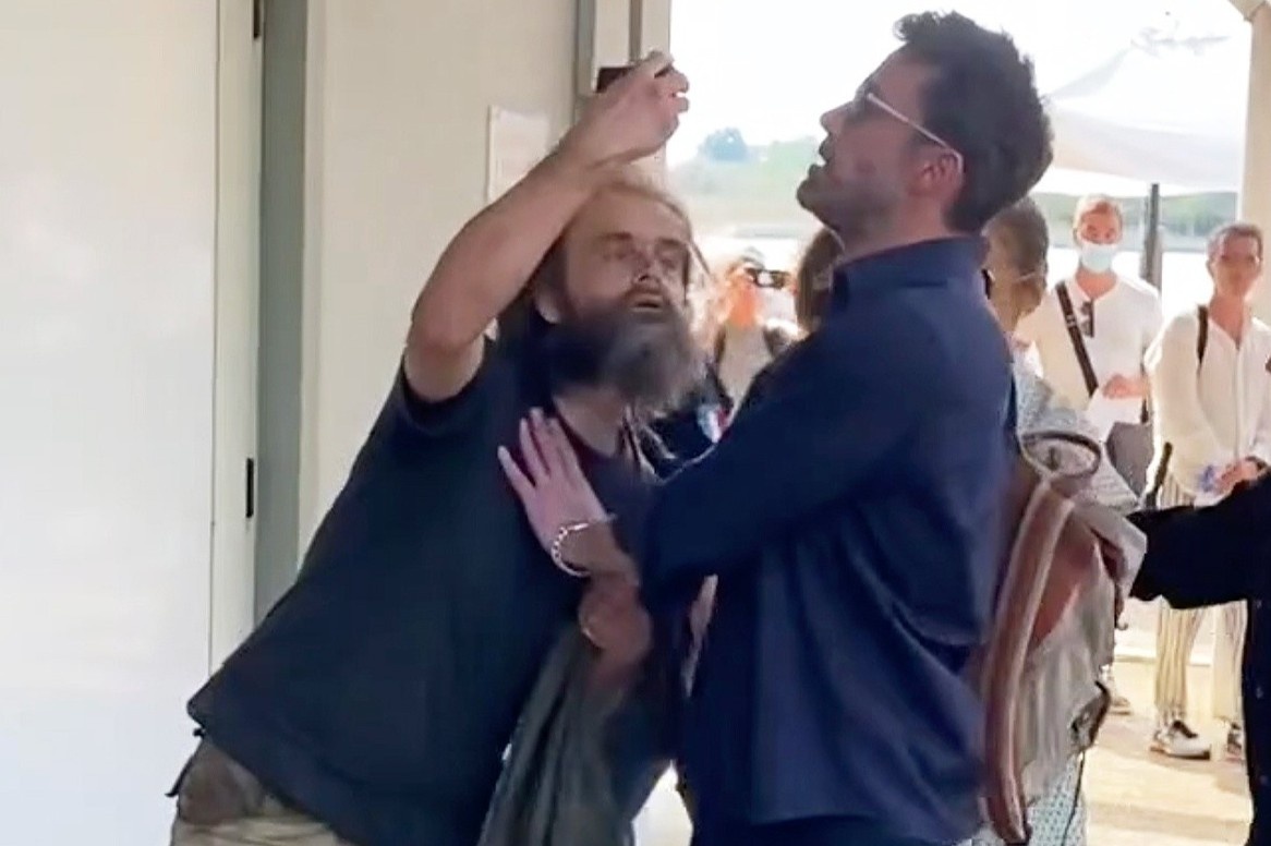 Ben Affleck va Jennifer Lopez bi quay ray tren pho hinh anh