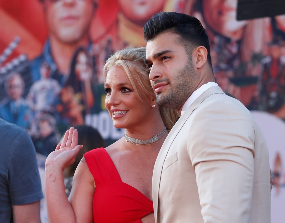 Britney Spears va ban trai kem 13 tuoi dinh hon hinh anh