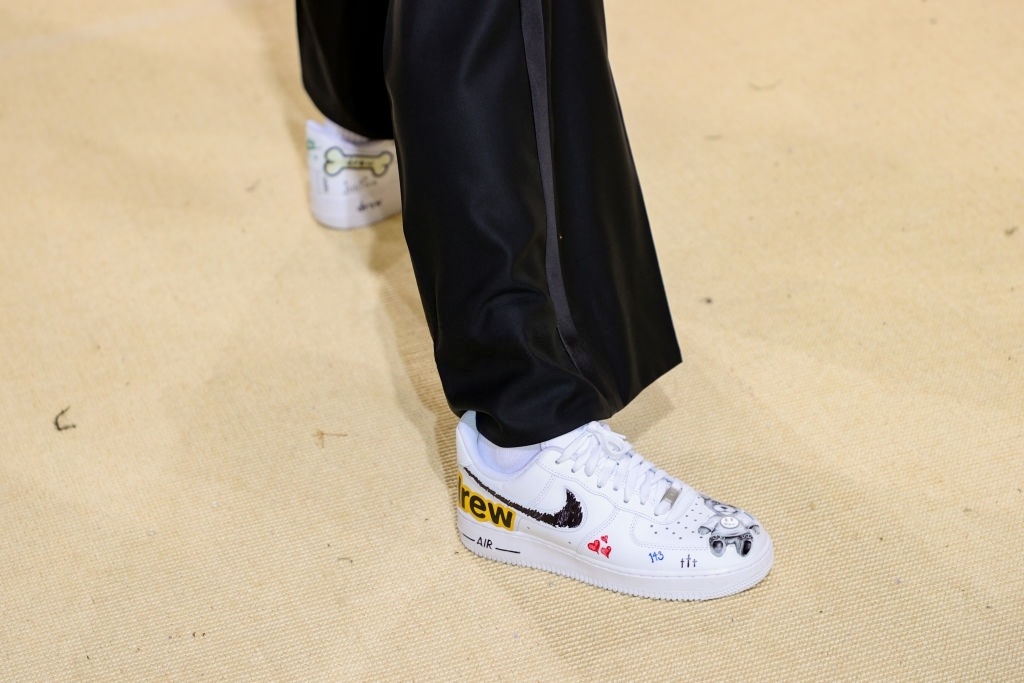 Justin Bieber mang giày 90 USD ở Met Gala ảnh 4 Justin Bieber mang giay 90 USD o Met Gala anh 4