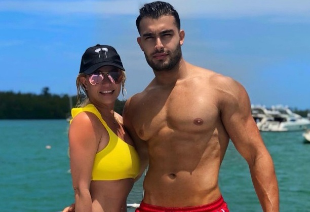 Cach chong sap cuoi cua Britney Spears tap luyen de co the hinh vam vo hinh anh