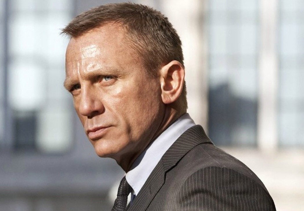 Daniel Craig giai thich ve phat ngon bi chi trich vo on hinh anh