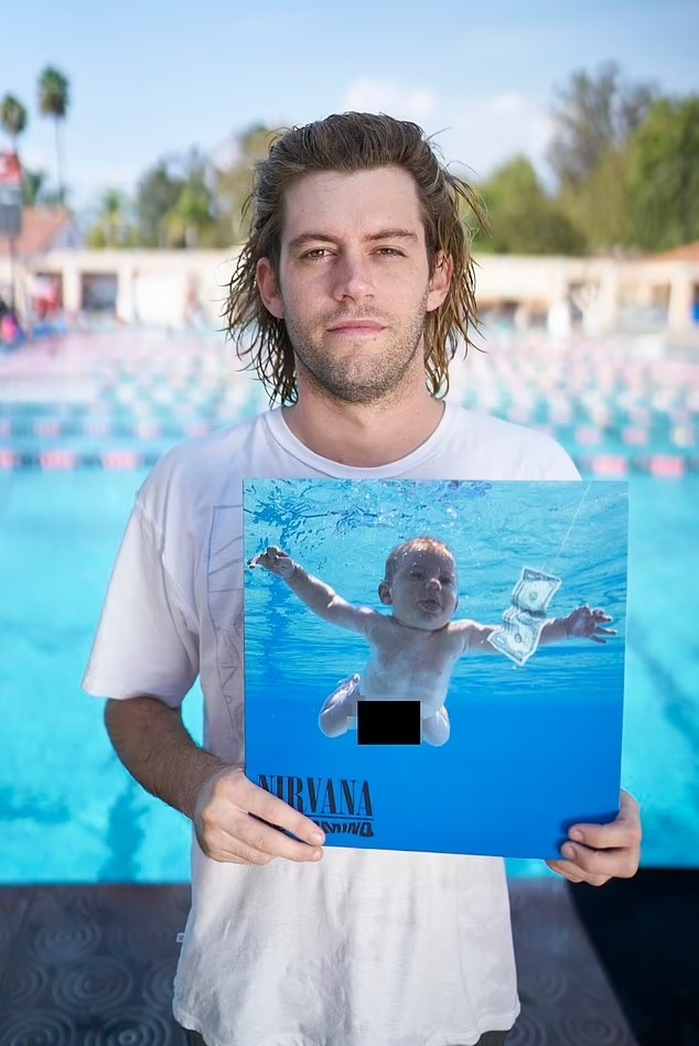 Spencer Elden yeu cau chinh anh bia album Nevermind anh 1