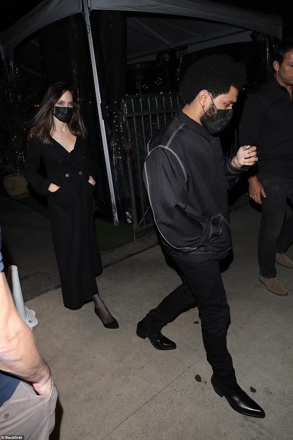 Angelina Jolie đi ăn tối cùng The Weeknd ảnh 1 Angelina Jolie di an toi cung The Weeknd anh 1