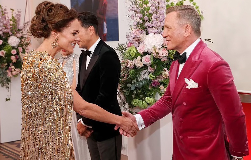 Daniel Craig tren tham do buoi cong chieu 'No Time To Die' hinh anh