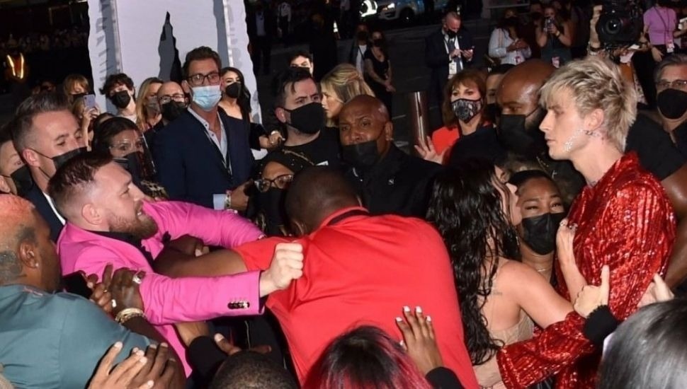 Machine Gun Kelly bi ghet anh 1