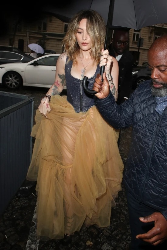 sieu mau noi y quy tu trong dem tiec thoi trang anh 6