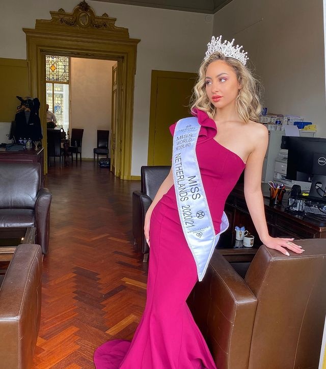 Hoa hau Ha Lan tu choi thi Miss World anh 1