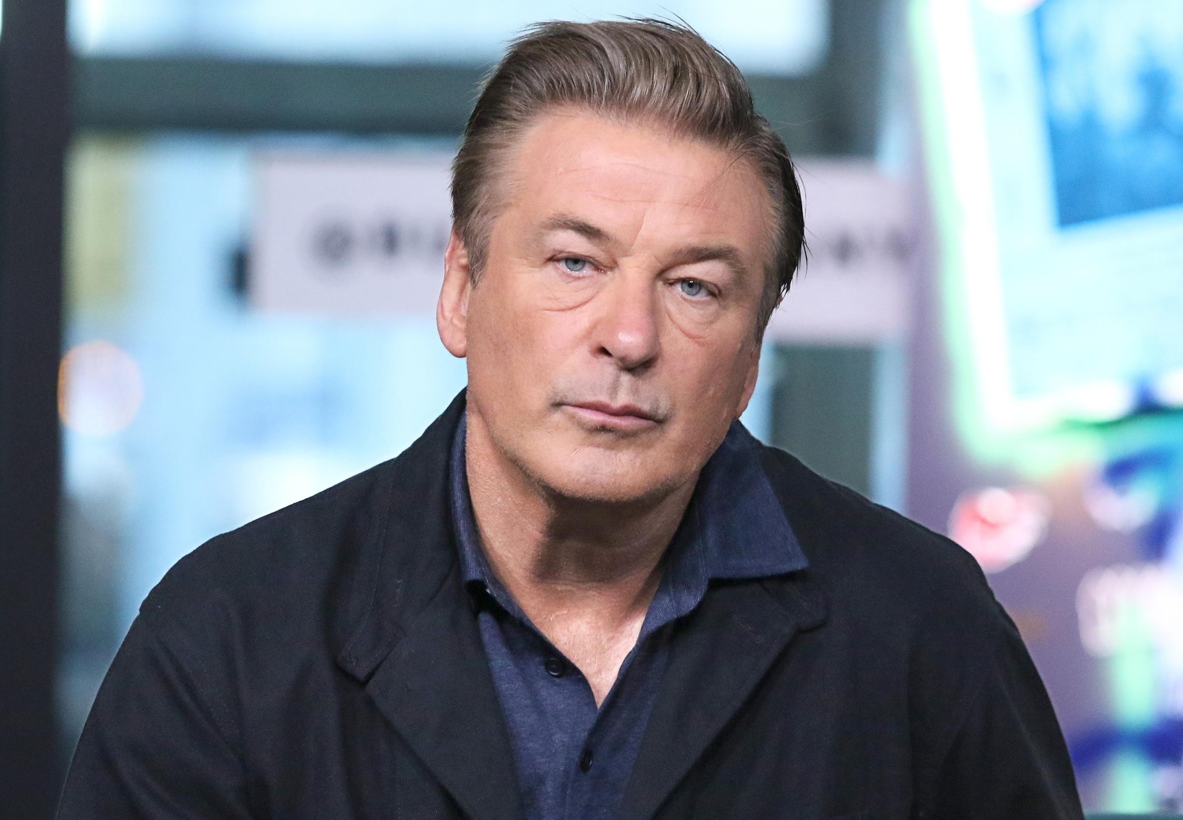 Alec Baldwin huy loat du an sau su co ban chet nguoi hinh anh
