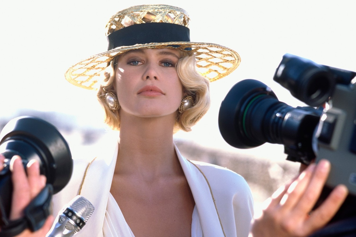 Cuoc song cua sieu mau o thap nien 1990 hinh anh