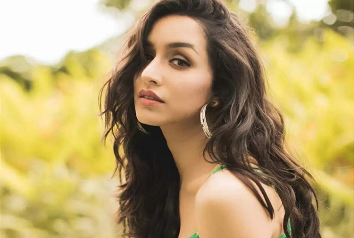 Trang thai binh thuong moi o Bollywood hinh anh