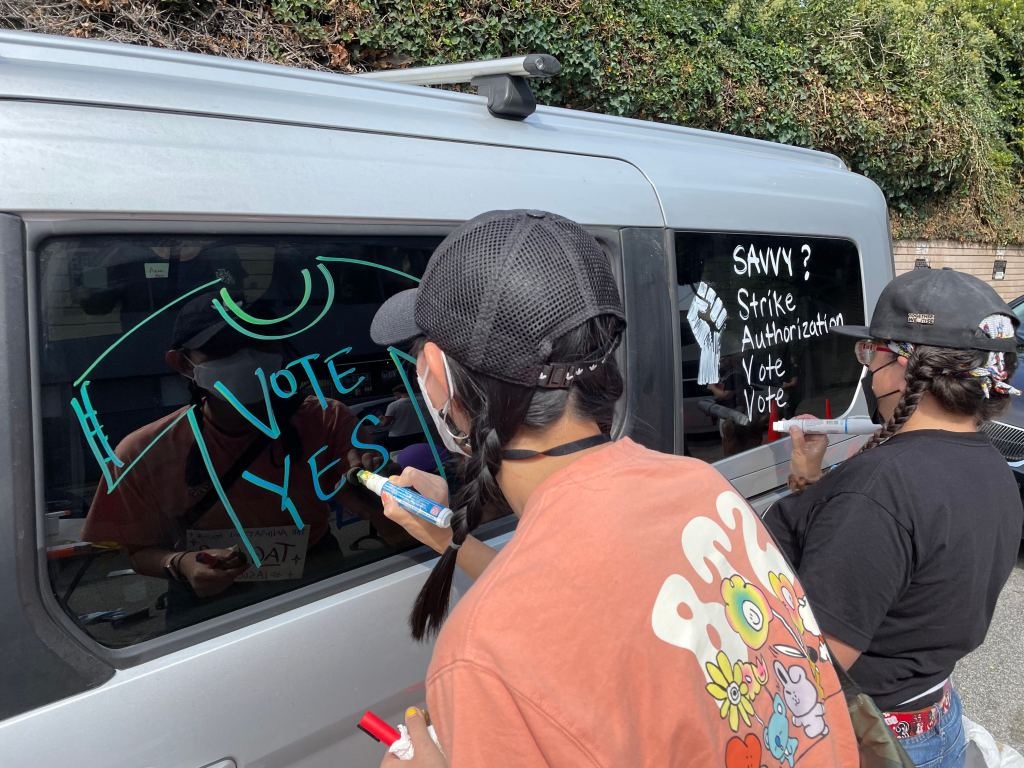 60.000 nhan vien Hollywood doi dinh cong anh 2