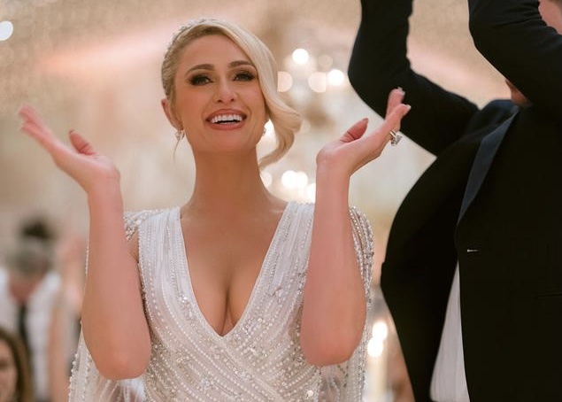 Khoanh khac dang nho trong le cuoi Paris Hilton hinh anh