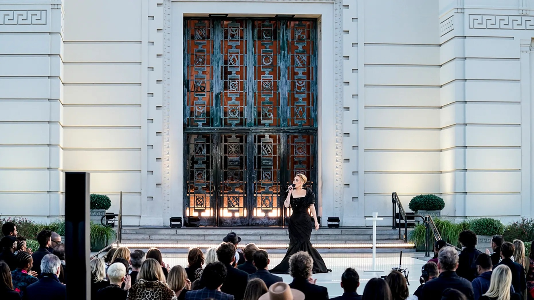 Adele giam 45 kg anh 1