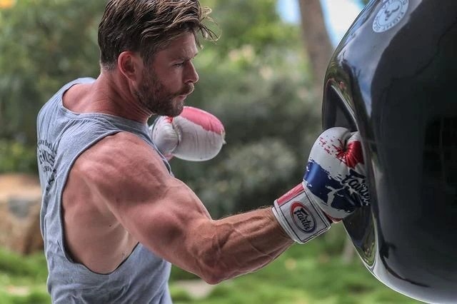 Che do tap luyen moi cua Chris Hemsworth hinh anh