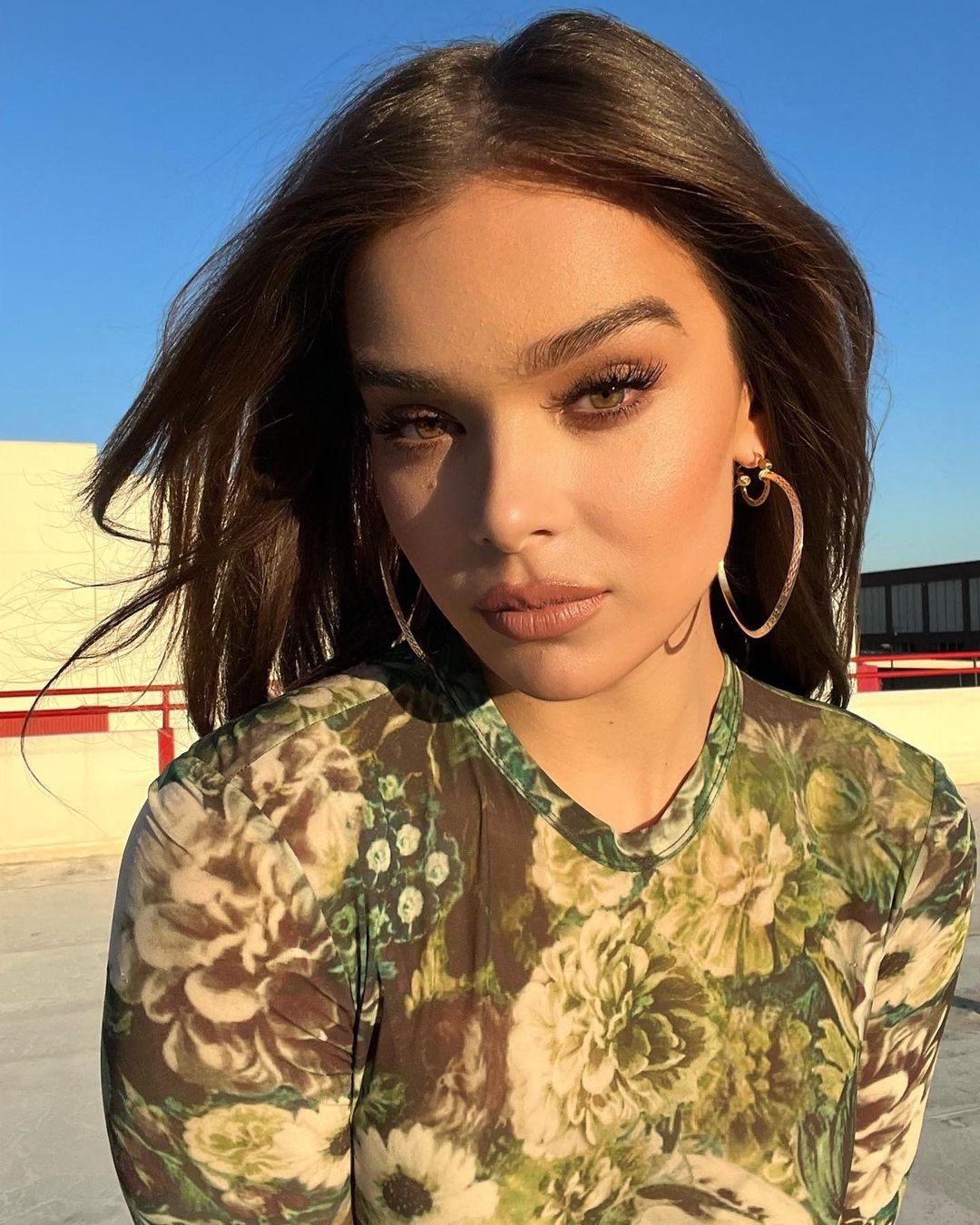 mỹ nhân đóng vai cung thủ trong phim Hawkeye ảnh 19 my nhan dong vai cung thu trong phim Hawkeye anh 19