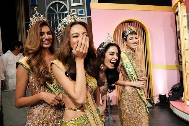 Thuy Tien dang quang Hoa hau Hoa binh Quoc te anh 6